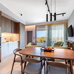 Z 4 Luxury Villa *